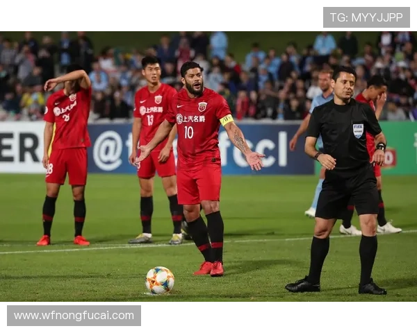 上海足球队中路突破革新之路探索与战术解析