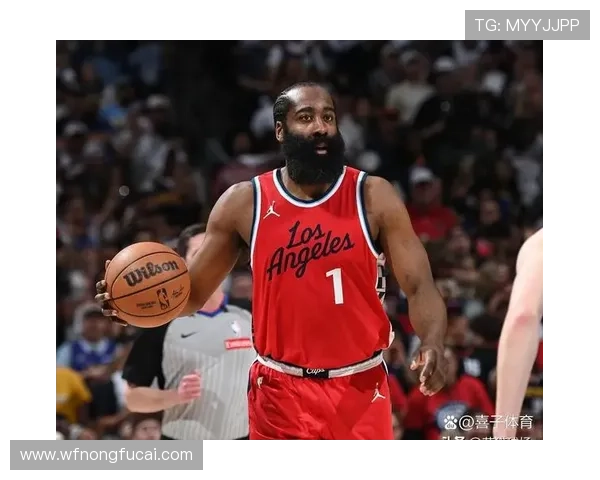 与哈登共度足球时光探索明星背后的运动热情与人生故事